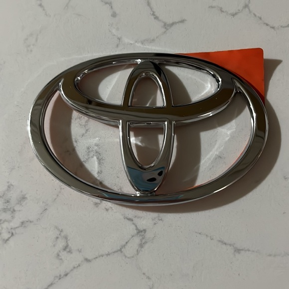 Genuine OEM Toyota | Car Audio, Video & GPS | Genuine Oem Toyota Emblem ...